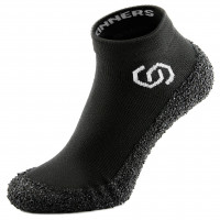 Skinners Outdoor-Sockenschuhe Schwarz mit weißem Logo Größe S (38 - 40)