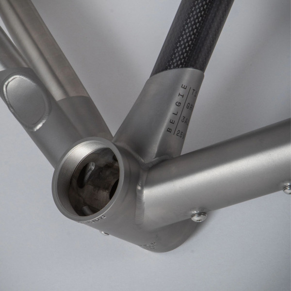 Curve AIR BELGIE Disc Frameset Bundle