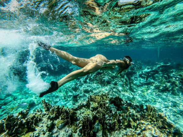 Skinners Outdoor-Sockenschuhe Schwarz mit weißem Logo