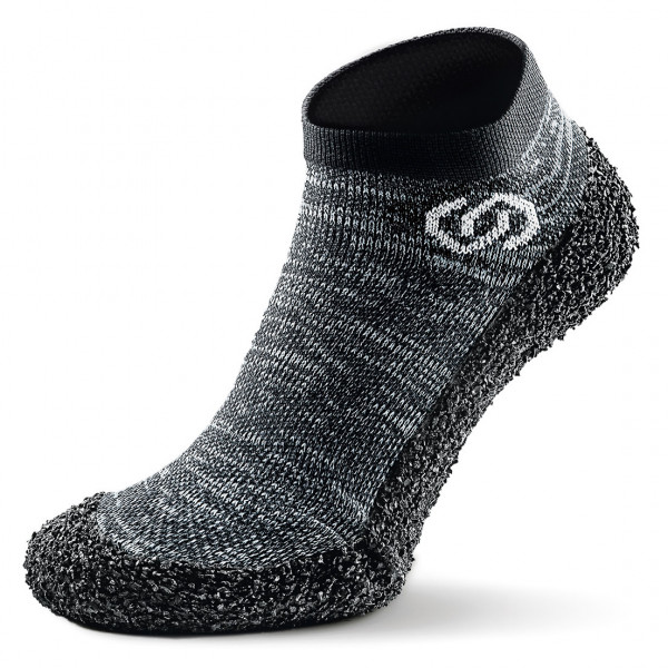 Skinners Outdoor-Sockenschuhe Granit-grau mit weißem Logo Größe XL (45 - 47)