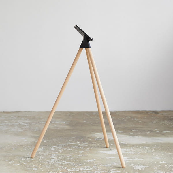 [REFURBISHED] Tons iPad Stand Natural Oak + Smartphone Holder
