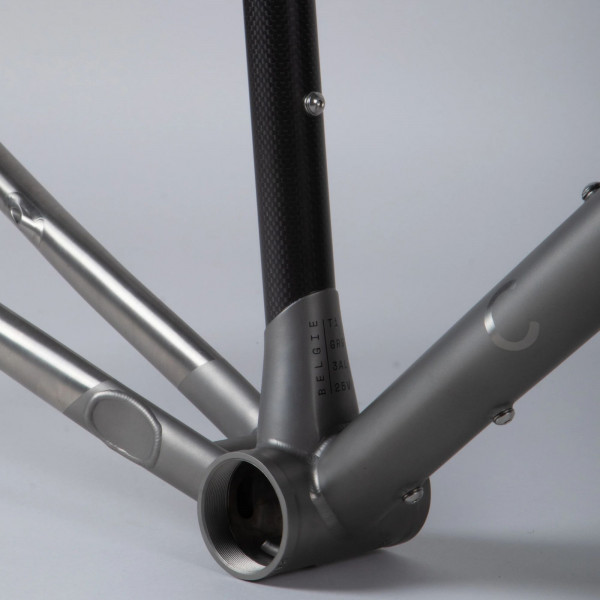 Curve AIR BELGIE Disc Frameset Bundle