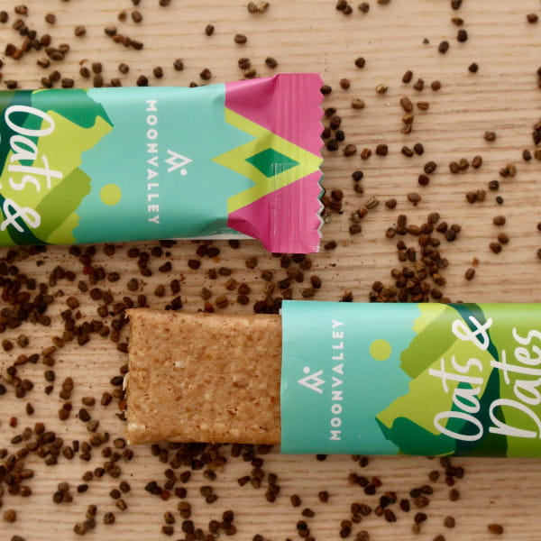 Moonvalley Organic Oats & Dates Bar - Cardamom Box (12 x 50 g)