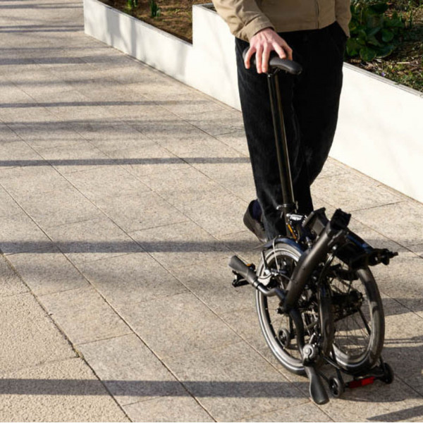 Brompton P Line Urban 4-Gang mit Teleskop-Sattelstütze, Rack und Schutzblechen