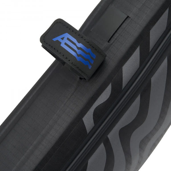 AEVOR Frame Pack Large Road Proof Black (5,2 L) - Rahmentasche