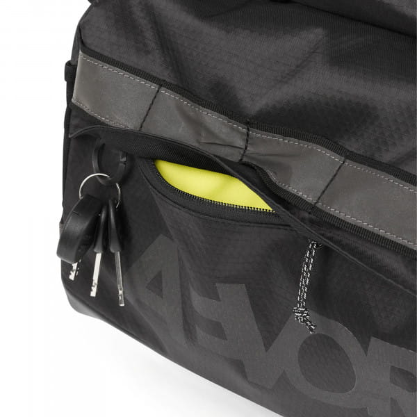AEVOR Triple Bike Bag Proof Black Lenkertasche - auch als Messenger und Sling 15 L - Schwarz