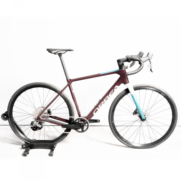 [EINZELSTÜCK] Orbea Terra M31e 1x SRAM Rival XPLR Gr. M Metallic Mulberry / Silver Glitter