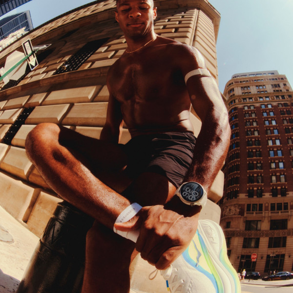 COROS PACE 4 Pro GPS-Multisportuhr mit Silikonarmband - Weiß