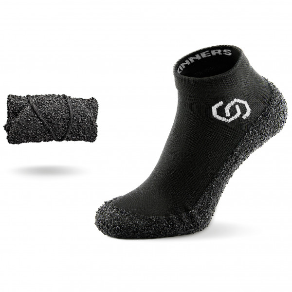 Skinners Outdoor-Sockenschuhe Schwarz mit weißem Logo Größe L (43 - 45)