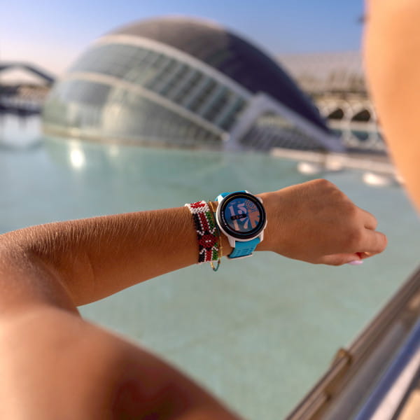 COROS PACE 3 GPS-Sportuhr Valencia Edition mit Silikon-Armband