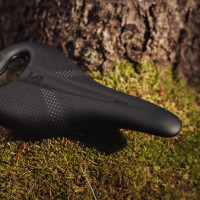 WTB Devo PickUp Titan Medium Sattel mit integriertem Handgriff - Schwarz