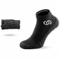Skinners Outdoor-Sockenschuhe Schwarz mit weißem Logo Größe M (40 - 43)