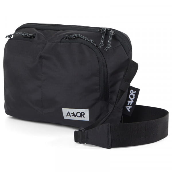 AEVOR Sacoche Bag Ripstop Black - Umhängetasche 4 L mit Anti-Twist-Gurt Schwarz