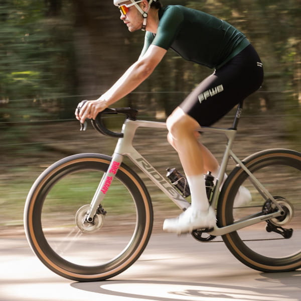FFWD RAW PACE Carbon-Laufradsatz 48 mm (2026)