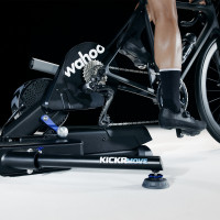 Wahoo KICKR MOVE Smarttrainer mit realistischer Bewegungstechnik