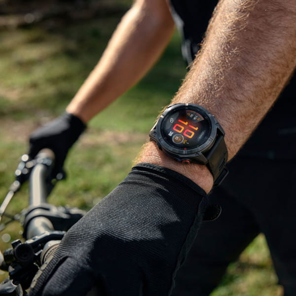 Garmin Fenix 8 Pro AMOLED Schwarz/Titan Carbongrau DLC Titan - 51 mm
