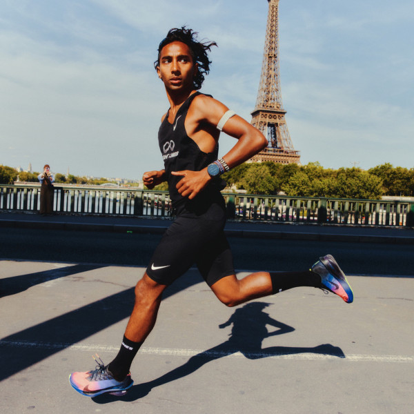 COROS PACE 4 Pro GPS-Multisportuhr mit Silikonarmband - Schwarz
