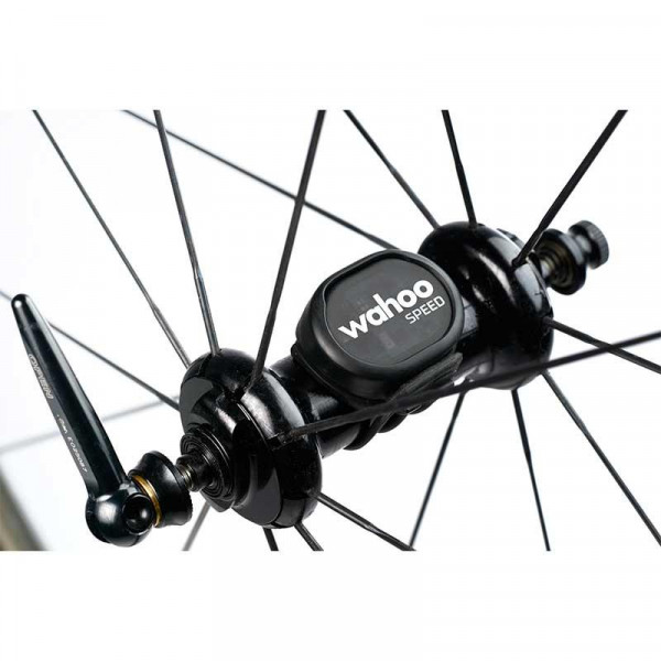 Wahoo Elemnt Roam Bundle - Set aus GPS-Fahrradcomputer + Tickr 2 Stealth Herzfrequenzmesser + RPM Sp