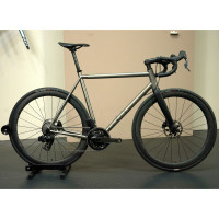 Showroombike CURVE Belgie Komplettrad Gr. L - Titan Raw