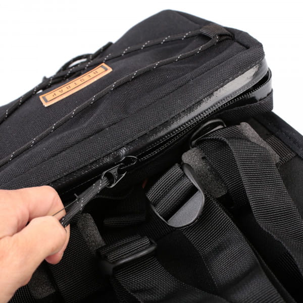 Restrap Bar Bag Small - Lenkerholster mit Tasche 14 Liter und Food Pouch 1,5 L Schwarz